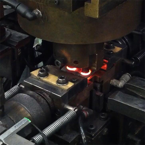 汽車(chē)門(mén)扣鎖點(diǎn)凸焊