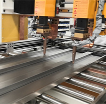 門板加強(qiáng)筋自動(dòng)龍門焊生產(chǎn)線