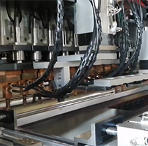 門(mén)板加強(qiáng)筋多頭自動(dòng)化點(diǎn)焊